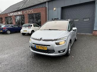 damaged passenger cars Citroën C4-picasso 1.2 PureTech Tendance 7 PERSOONS 2015/5