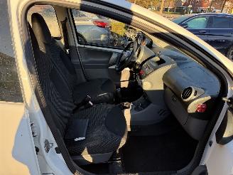 Toyota Aygo 1.0-12V Comfort  AIRCO  (Hatchback 5-dr.) picture 23