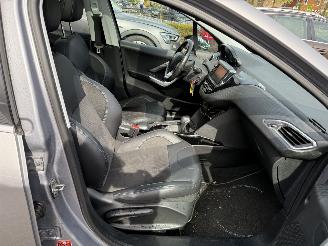 Peugeot 2008 1.2 PureTech  AUTOMAAT Allure  CROSSWAY  (SUV 5-dr.) picture 34