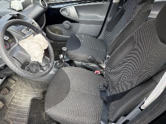 Toyota Aygo 1.0-12V  AIRCO (Hatchback 5-dr.) picture 13