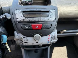 Toyota Aygo 1.0-12V Comfort  AUTOMAAT (Hatchback 5-dr.) picture 4