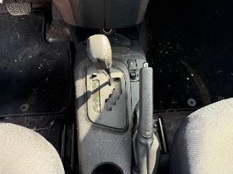 Toyota iQ 1.0 VVTi Aspiration  AUTOMAAT (Hatchback 3-dr.) picture 3