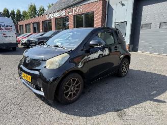 Schadeauto Toyota iQ 1.0 VVTi Aspiration  AUTOMAAT (Hatchback 3-dr.) 2009/4