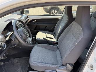 Volkswagen Up! 1.0 high up! BlueMotion picture 18