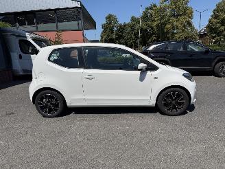 Volkswagen Up! 1.0 high up! BlueMotion picture 3