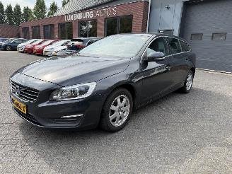 uszkodzony samochody osobowe Volvo V-60 2.0 D2 Nordic+ (Stationwagen 5-dr.) 2016/9