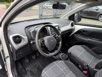 Peugeot 108 1.0 e-VTi Blue Lion (Hatchback 5-dr.) picture 15