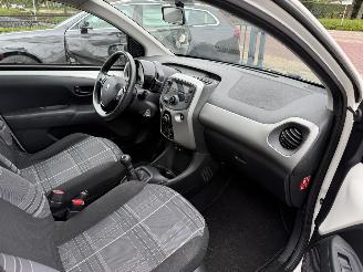 Peugeot 108 1.0 e-VTi Blue Lion (Hatchback 5-dr.) picture 14