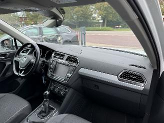 Volkswagen Tiguan 1.4 TSI  PANORAMADAK Connected Series picture 19