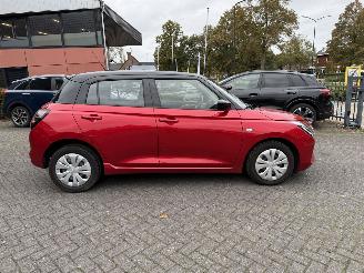 Suzuki Swift 1.2 Comfort Smart Hybrid picture 2