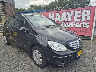 Vaurioauto  passenger cars Mercedes B-klasse 150 business class 2006/4