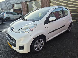 Peugeot 107 1.0 12v XS picture 5