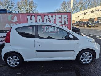Peugeot 107 1.0 12v XS picture 2
