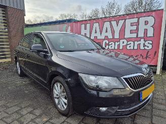 Schadeauto Skoda Superb 1.6 tdi ambiation business 2015/1