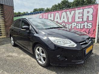 damaged passenger cars Ford Focus 1.6 TDCI Econetic lease trend 2013/11