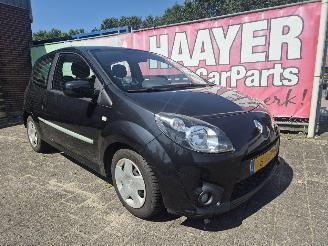 Damaged car Renault Twingo 1.5 dci dynamic 2011/7