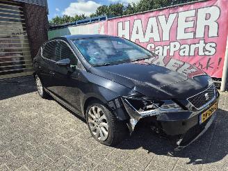 damaged passenger cars Seat Leon 1.6 tdi 2014/11