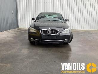 Sloopauto BMW 5-serie 5 serie (E60), Sedan, 2003 / 2010 530i 24V 2008/10