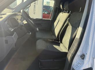 Volkswagen Transporter 2.0 TDI 81KW picture 12