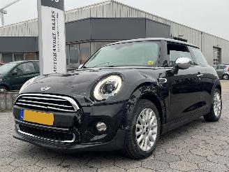 krockskadad bil auto Mini One One Salt Business 2015/11