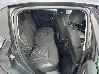 Peugeot 208 1.2 PureTech Style Pack picture 12