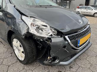 Peugeot 208 1.2 PureTech Style Pack picture 10