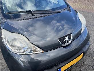 Peugeot 107 1.0-12V XR picture 9