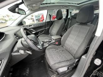 Peugeot 308 SW 1.2 PureTech Blue Lease Executive picture 16