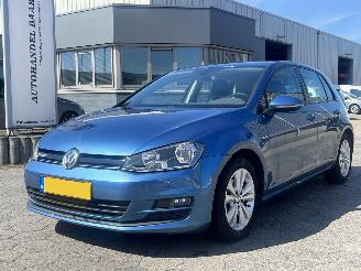 skadebil auto Volkswagen Golf 1.0 TSI Connected Series AUTOMAAT 2016/12