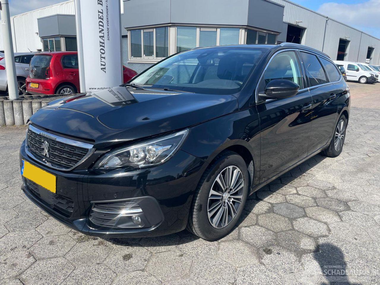 Peugeot 308 SW 1.2 PureTech Blue Lease Allure