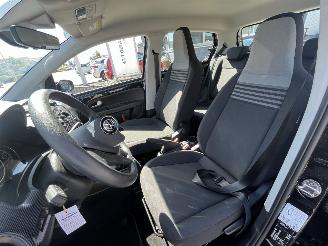 Volkswagen Up! 1.0 picture 14
