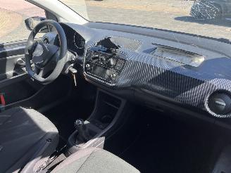 Volkswagen Up! 1.0 picture 11