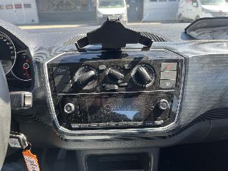 Volkswagen Up! 1.0 picture 18