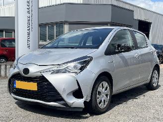 Damaged car Toyota Yaris 1.5 Hybrid Active 2018/9