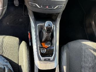 Peugeot 308 SW 1.2 PureTech Blue Lease Allure picture 21