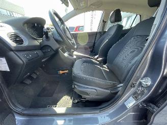 Hyundai I-10 1.0i Comfort picture 13
