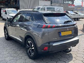 Peugeot 2008 1.2 PureTech Blue Lease Allure picture 6