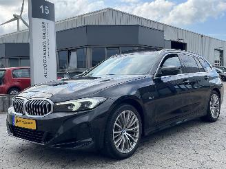Vaurioauto  passenger cars BMW 3-serie Touring 320e 2022/10