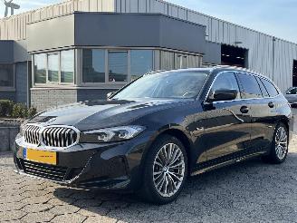 krockskadad bil auto BMW 3-serie Touring 320e 2022/10
