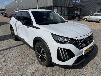 Peugeot 2008 1.2 PureTech 100 Allure picture 3