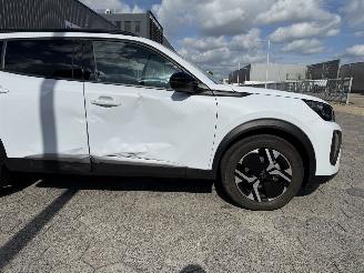 Peugeot 2008 1.2 PureTech 100 Allure picture 4