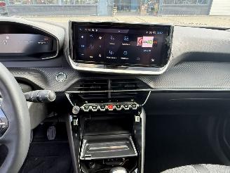 Peugeot 2008 1.2 PureTech 100 Allure picture 22