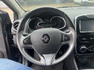 Renault Clio Estate 0.9 TCe Limited picture 16