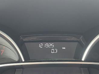 Renault Clio Estate 0.9 TCe Limited picture 17