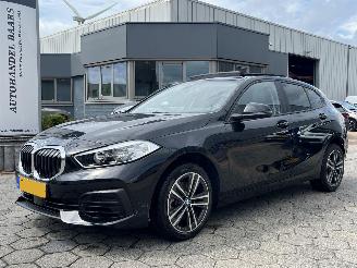 krockskadad bil auto BMW 1-serie 116i SPORT AUTOM PANO 2023/9