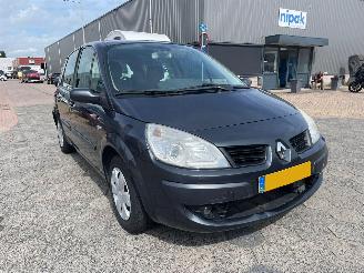 Renault Scenic 1.6-16V Business Line picture 3