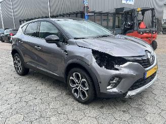 Renault Captur 1.3 TCe 140 Initiale Paris picture 3