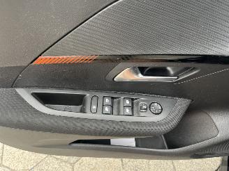 Peugeot 208 1.2 PureTech Active picture 16