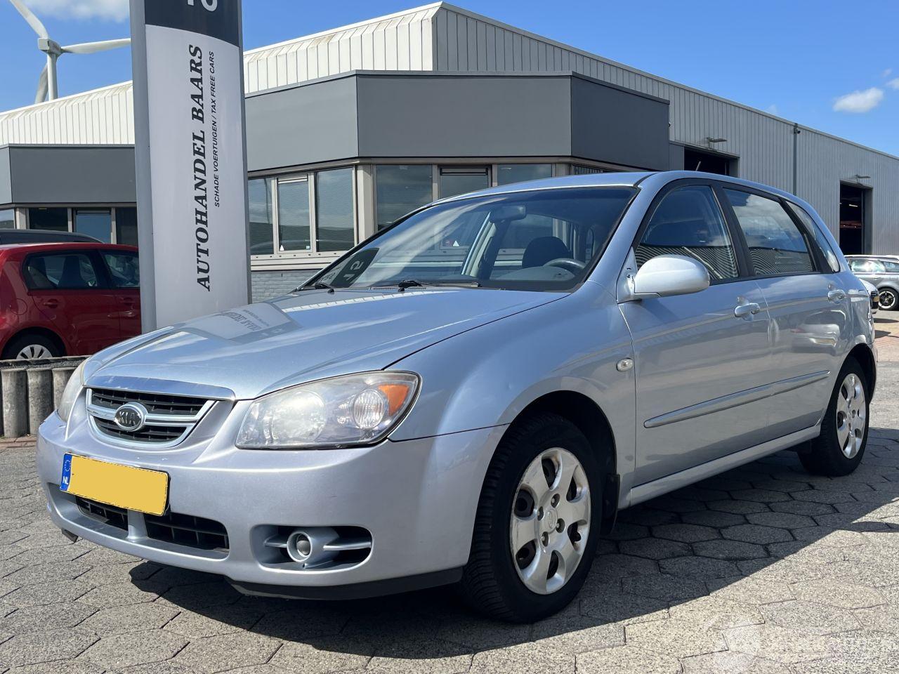 Kia Cerato 1.6-16V LX