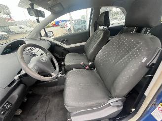 Toyota Yaris 1.0 VVTi picture 13